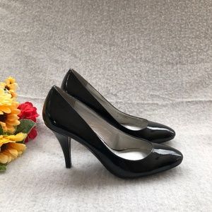 NWOT - Classic Black Patent Pumps